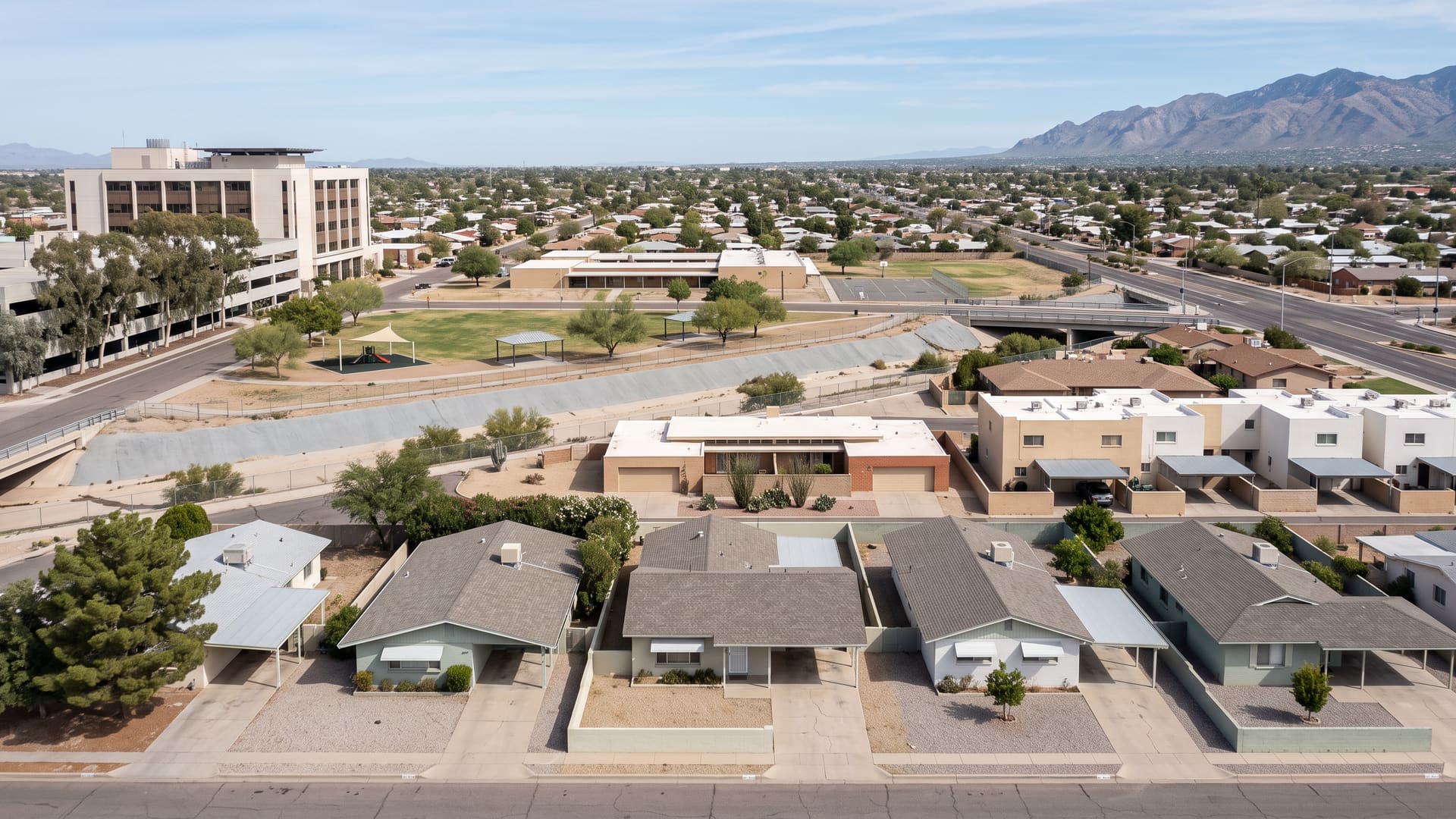 El Gheko, Tucson, AZ — Suburban neighborhood with TUSD (Sewell/Hudlow, Booth-Fickett K-8, Rincon/Palo Verde High) schools. Avg. sale price $382,000.