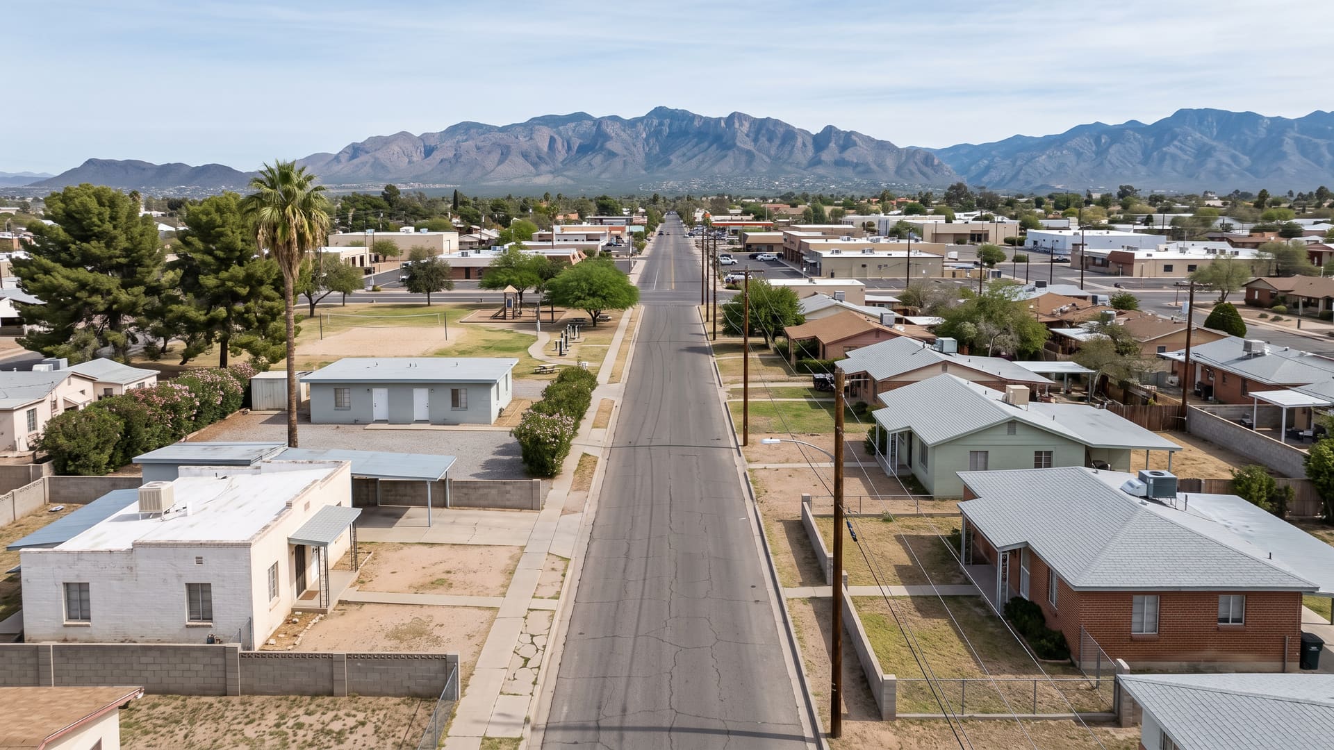 Mountain First Avenue, Tucson, AZ — Urban neighborhood with Amphitheater USD (Keeling or Rio Vista, Amphitheater Middle, Amphitheater High) schools. Avg. sale price $336,000.