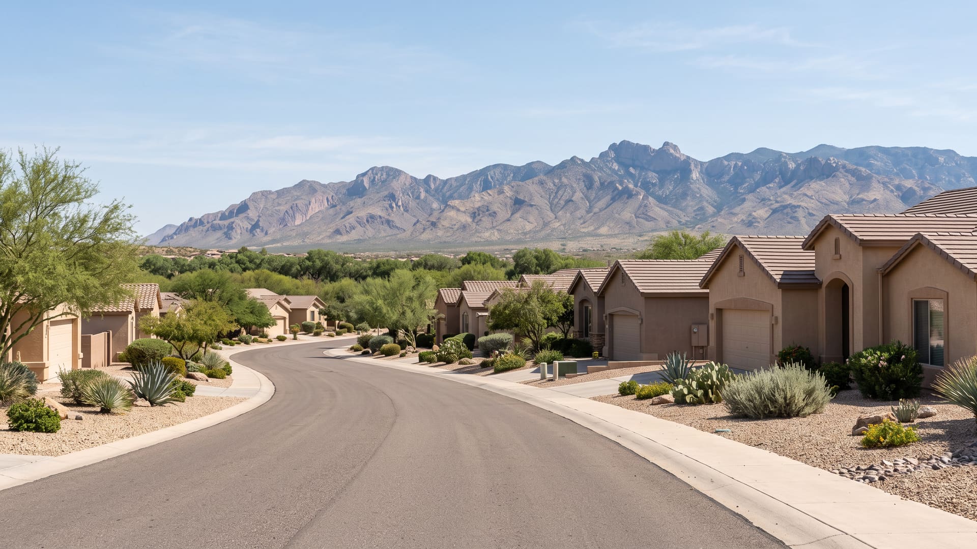 Vista del Oro Estates, Oro Valley, AZ — Suburban neighborhood. Avg. sale price $450,944.